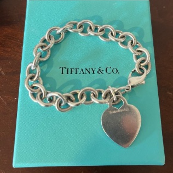 TIFFANY & CO. STERLING SILVER HEART TAG CHARM BRACELET Initials: KLS - Picture 3 of 9
